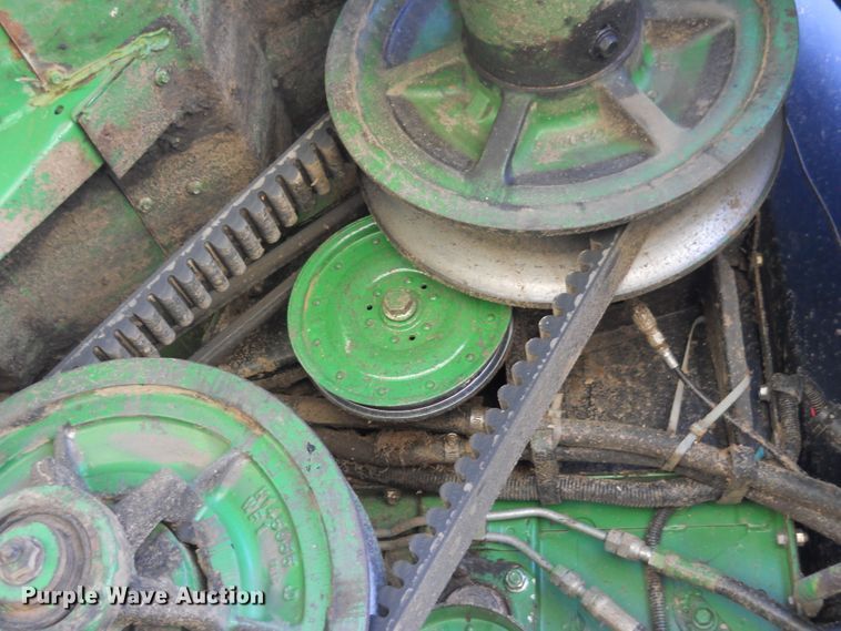 image for item HO9681 1998 John Deere 9610 Maximizer combine