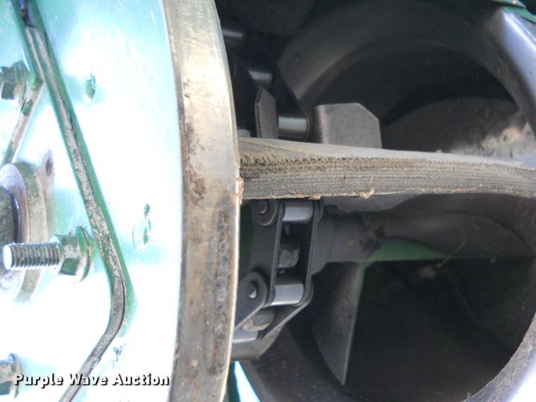 image for item HO9681 1998 John Deere 9610 Maximizer combine