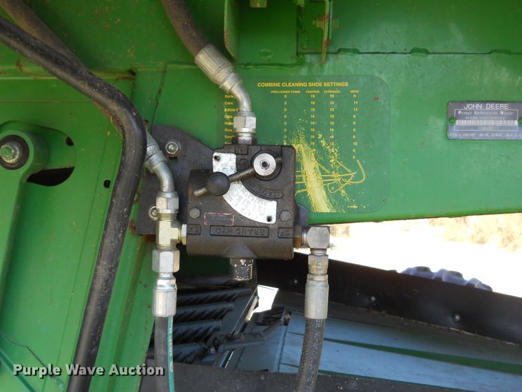 image for item HO9681 1998 John Deere 9610 Maximizer combine