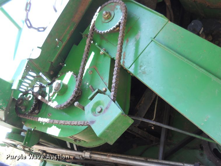 image for item HO9681 1998 John Deere 9610 Maximizer combine