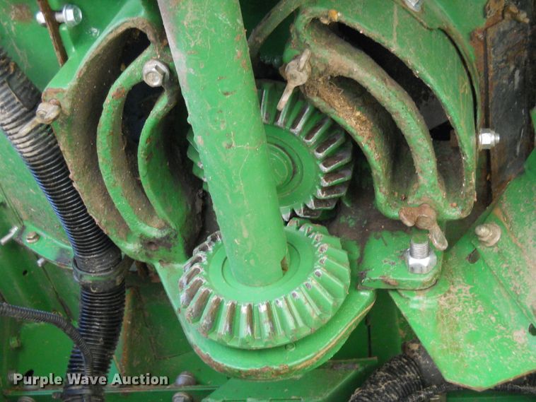 image for item HO9681 1998 John Deere 9610 Maximizer combine