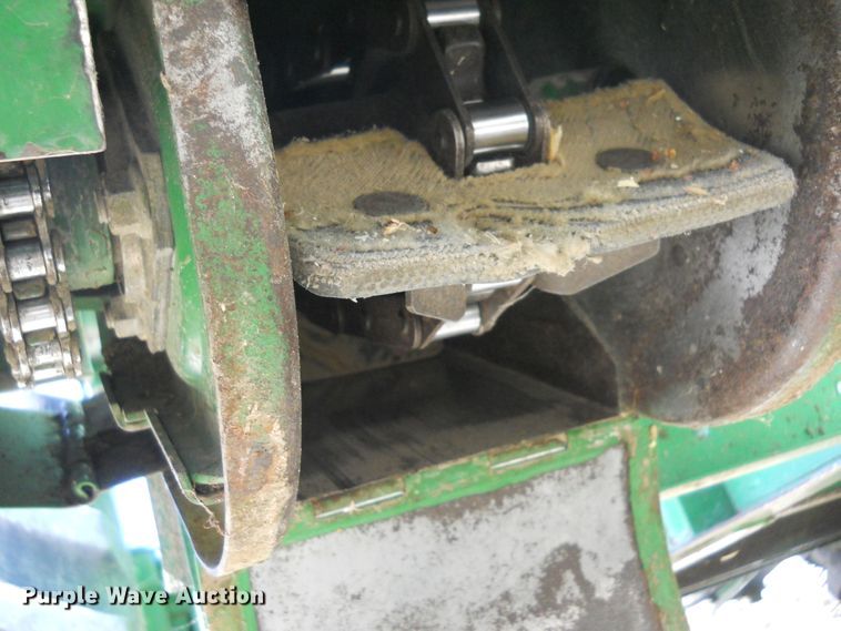 image for item HO9681 1998 John Deere 9610 Maximizer combine