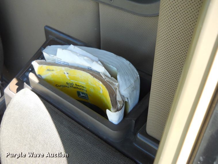 image for item HO9681 1998 John Deere 9610 Maximizer combine