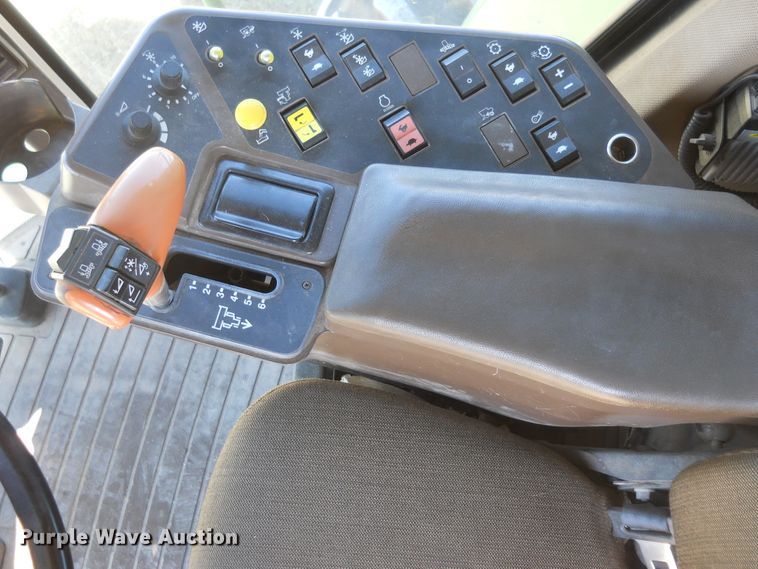 image for item HO9681 1998 John Deere 9610 Maximizer combine