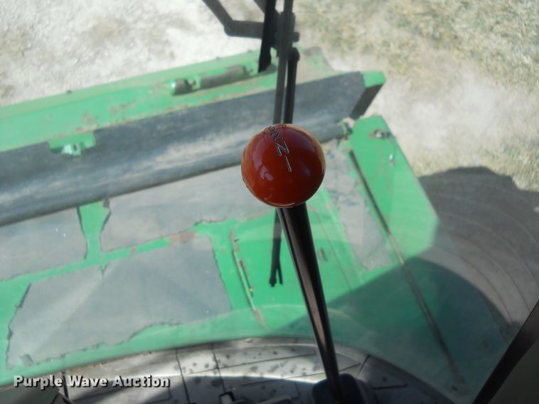 image for item HO9681 1998 John Deere 9610 Maximizer combine