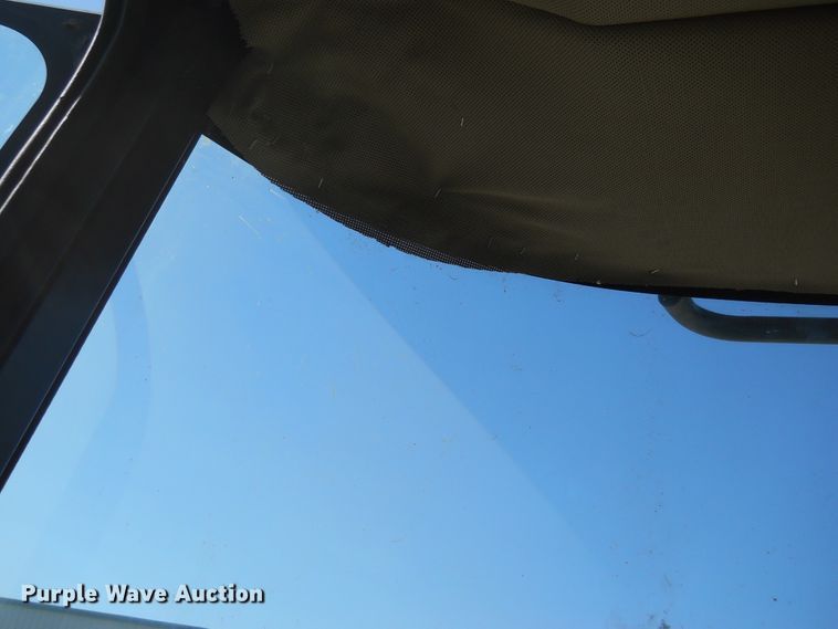 image for item HO9681 1998 John Deere 9610 Maximizer combine