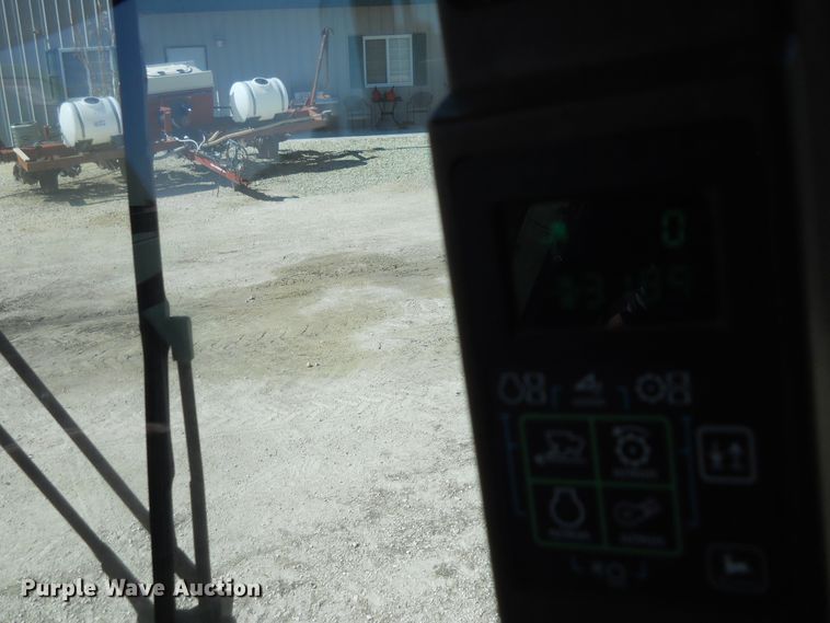 image for item HO9681 1998 John Deere 9610 Maximizer combine