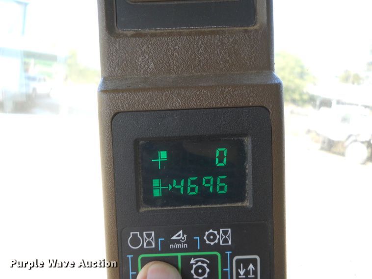 image for item HO9681 1998 John Deere 9610 Maximizer combine