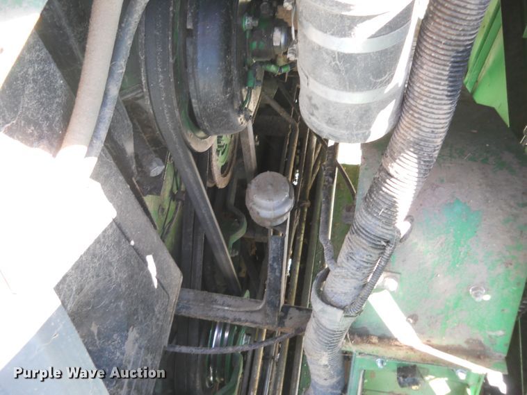 image for item HO9681 1998 John Deere 9610 Maximizer combine