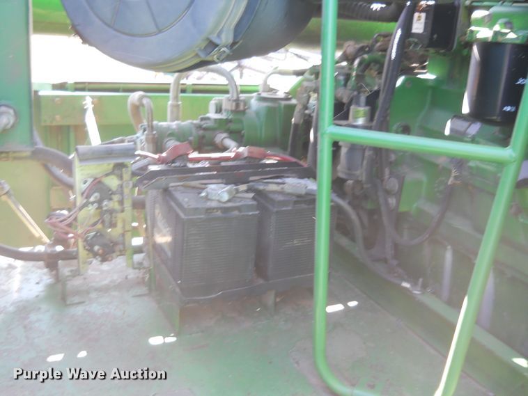 image for item HO9681 1998 John Deere 9610 Maximizer combine