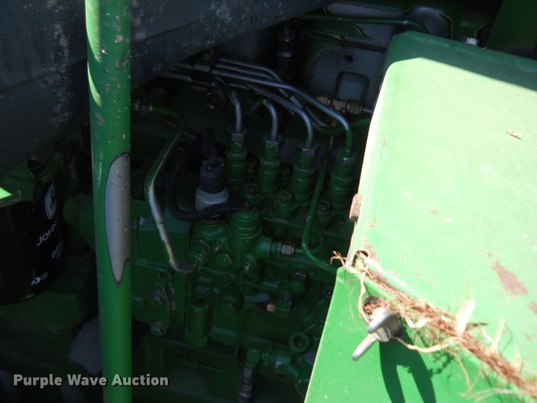 image for item HO9681 1998 John Deere 9610 Maximizer combine