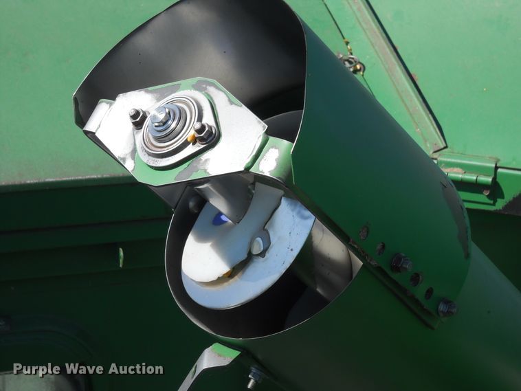 image for item HO9681 1998 John Deere 9610 Maximizer combine