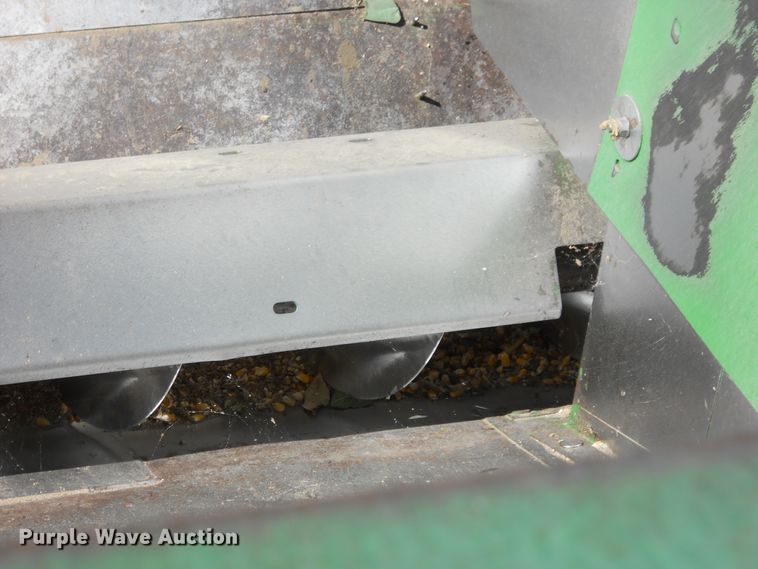 image for item HO9681 1998 John Deere 9610 Maximizer combine