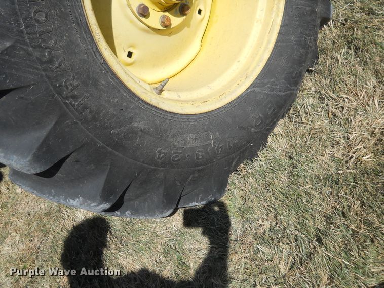 image for item HO9681 1998 John Deere 9610 Maximizer combine