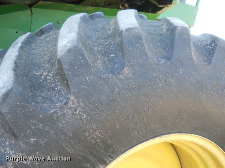 image for item HO9681 1998 John Deere 9610 Maximizer combine