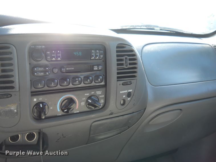 image for item HO9682 1998 Ford F150  SuperCab pickup truck