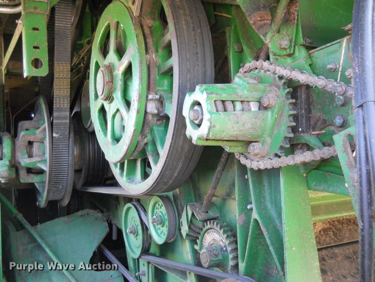 image for item HO9683 1988 John Deere 8820 Titan II combine