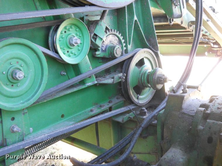 image for item HO9683 1988 John Deere 8820 Titan II combine