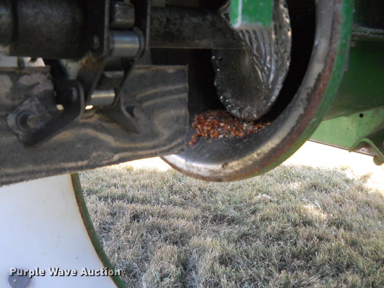 image for item HO9683 1988 John Deere 8820 Titan II combine