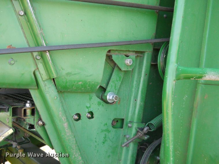 image for item HO9683 1988 John Deere 8820 Titan II combine