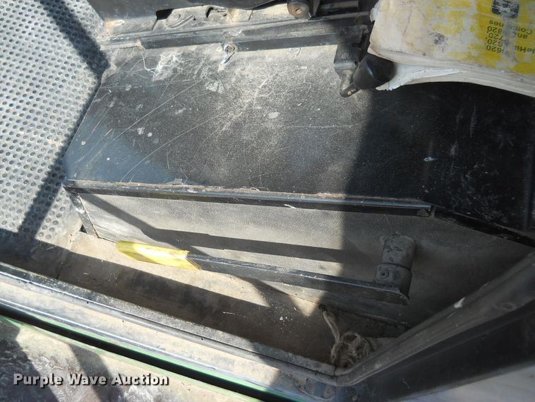 image for item HO9683 1988 John Deere 8820 Titan II combine