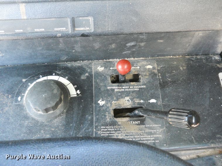 image for item HO9683 1988 John Deere 8820 Titan II combine