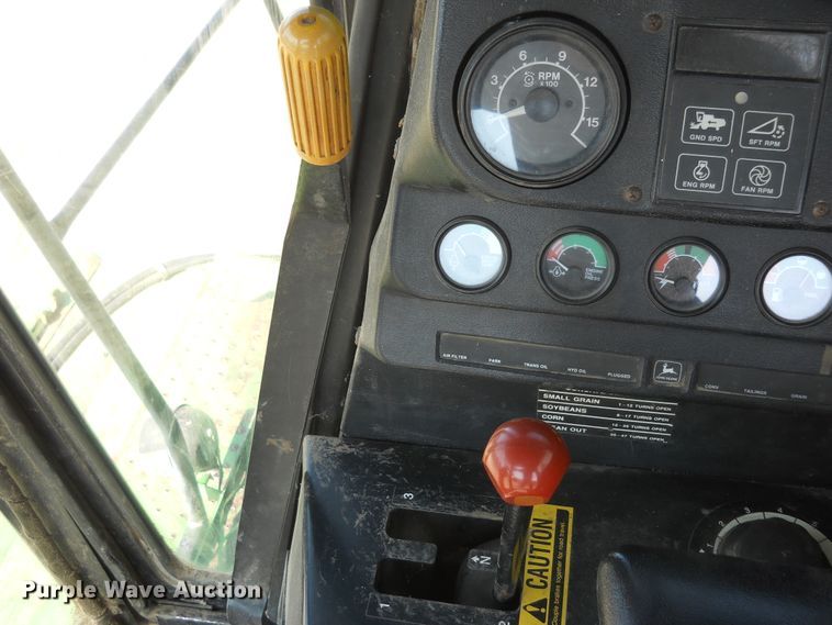 image for item HO9683 1988 John Deere 8820 Titan II combine