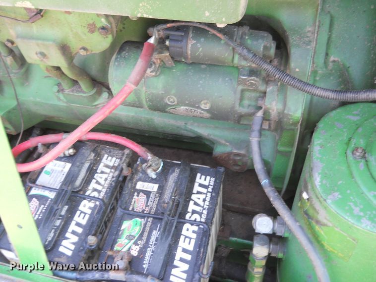 image for item HO9683 1988 John Deere 8820 Titan II combine