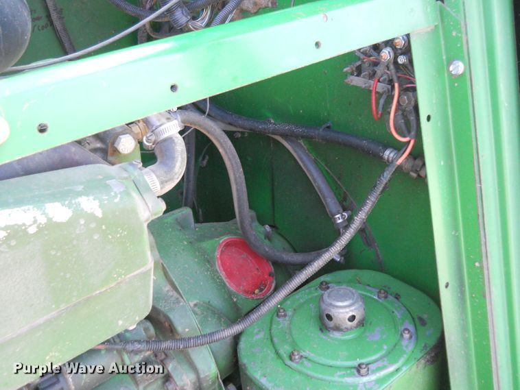 image for item HO9683 1988 John Deere 8820 Titan II combine