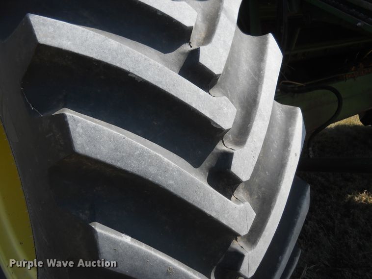 image for item HO9683 1988 John Deere 8820 Titan II combine