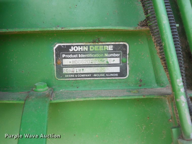 image for item HO9683 1988 John Deere 8820 Titan II combine