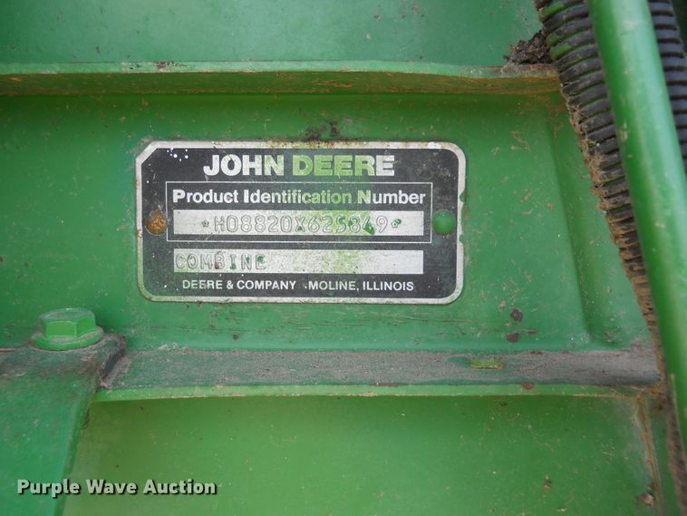 image for item HO9683 1988 John Deere 8820 Titan II combine