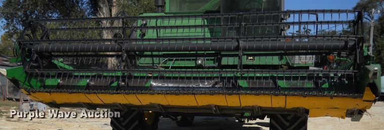 image for item HO9684 1988 John Deere 920 flex head