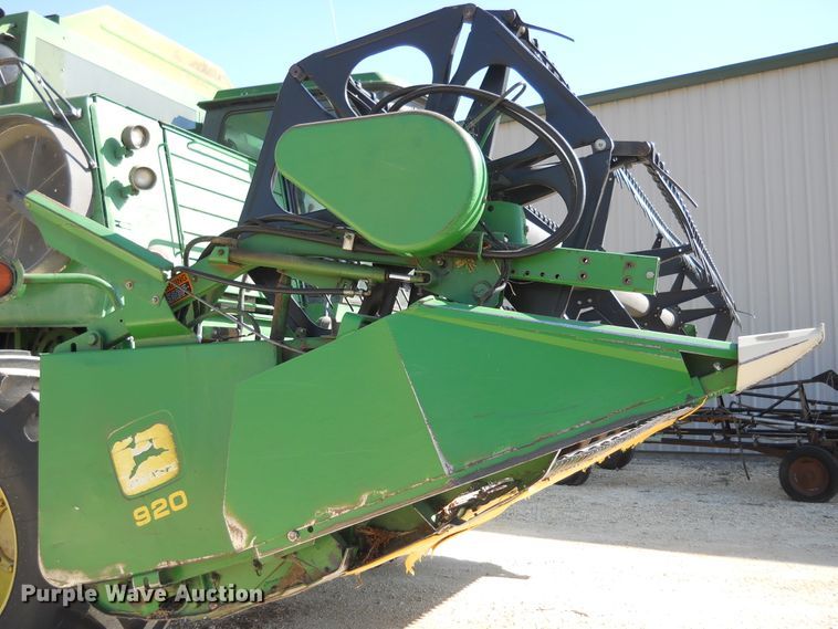 image for item HO9684 1988 John Deere 920 flex head