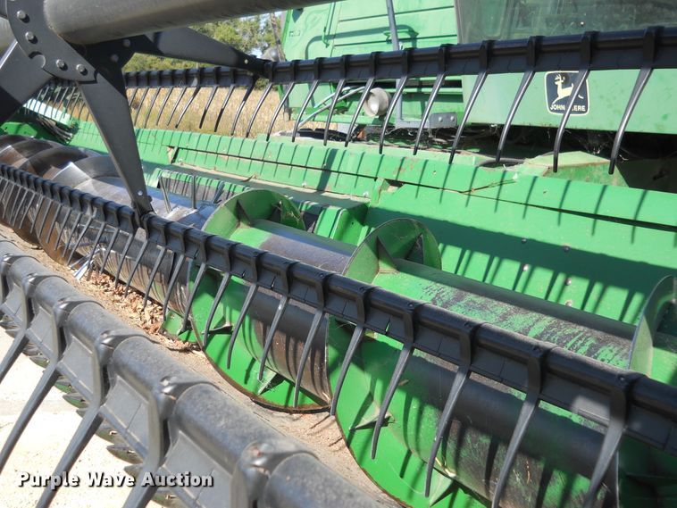 image for item HO9684 1988 John Deere 920 flex head