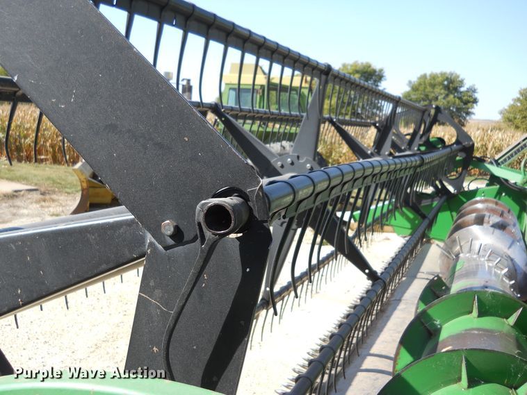 image for item HO9684 1988 John Deere 920 flex head