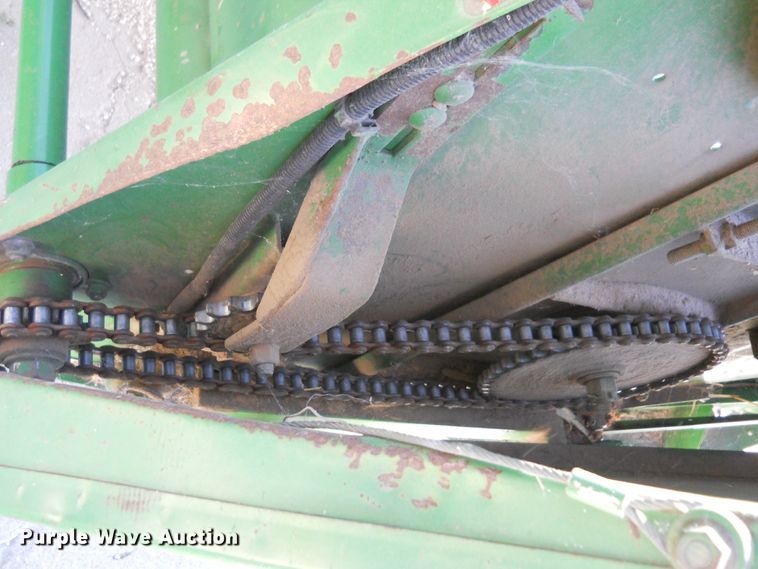 image for item HO9684 1988 John Deere 920 flex head