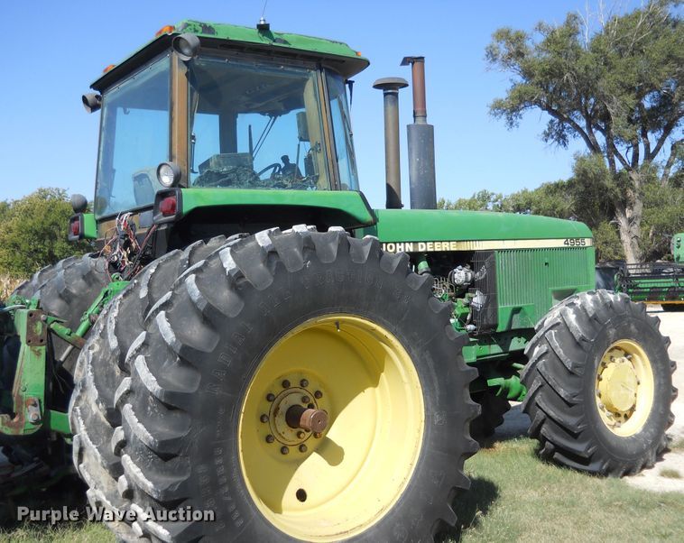 image for item HO9685 1989 John Deere 4955  MFWD tractor