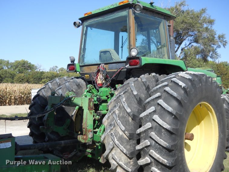 image for item HO9685 1989 John Deere 4955  MFWD tractor