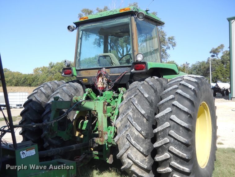 image for item HO9685 1989 John Deere 4955  MFWD tractor