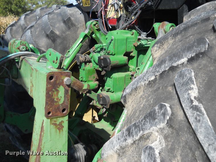 image for item HO9685 1989 John Deere 4955  MFWD tractor