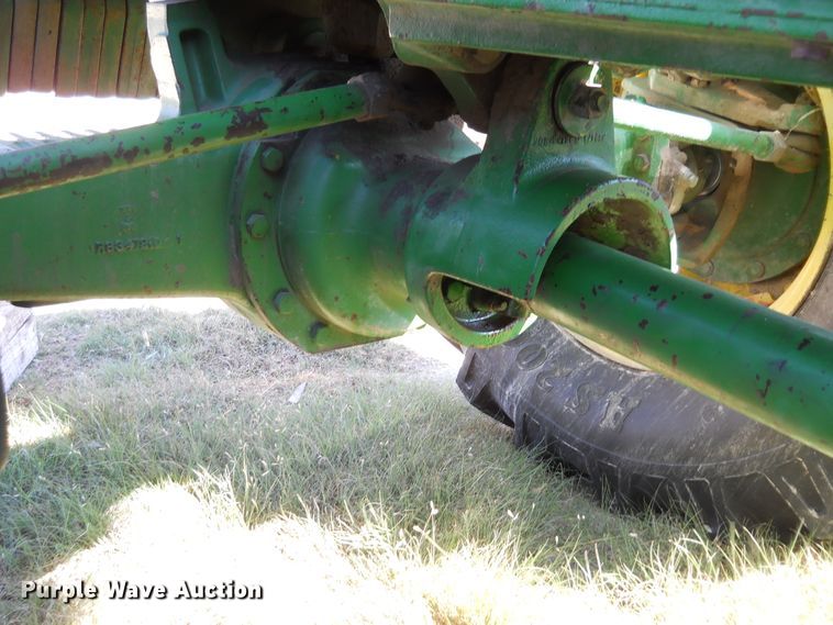 image for item HO9685 1989 John Deere 4955  MFWD tractor