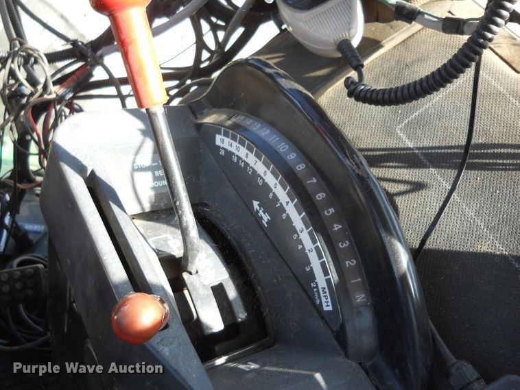 image for item HO9685 1989 John Deere 4955  MFWD tractor