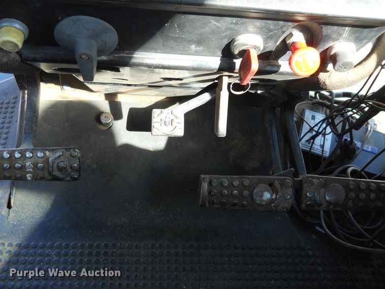 image for item HO9685 1989 John Deere 4955  MFWD tractor