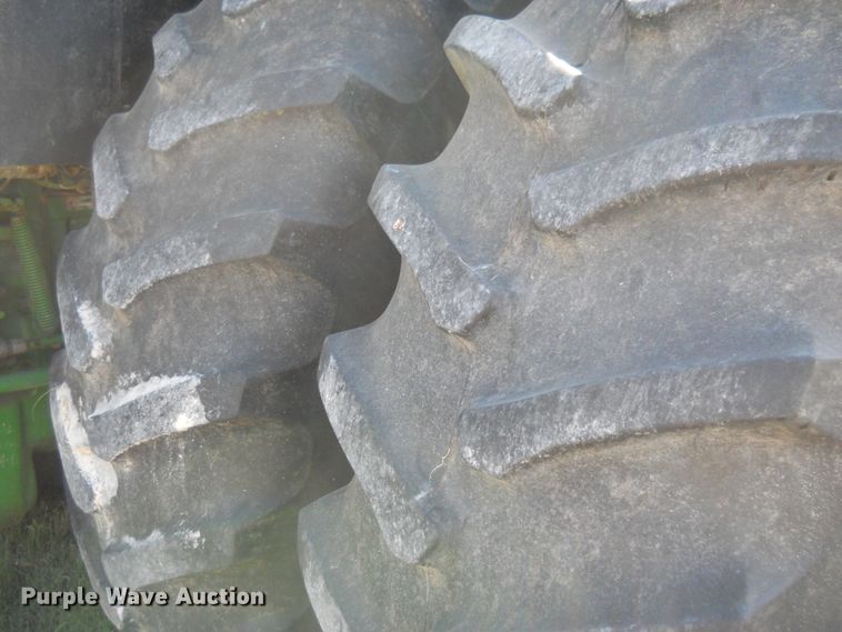 image for item HO9685 1989 John Deere 4955  MFWD tractor