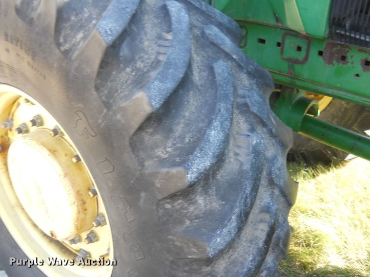 image for item HO9685 1989 John Deere 4955  MFWD tractor