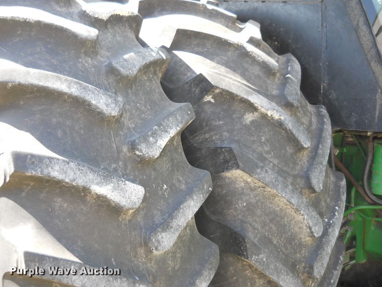 image for item HO9685 1989 John Deere 4955  MFWD tractor