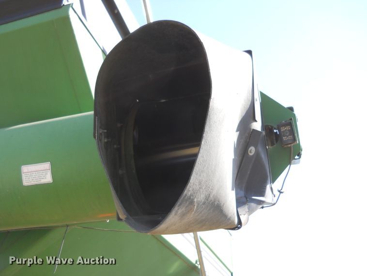 image for item HO9686 Unverferth 7200 grain cart