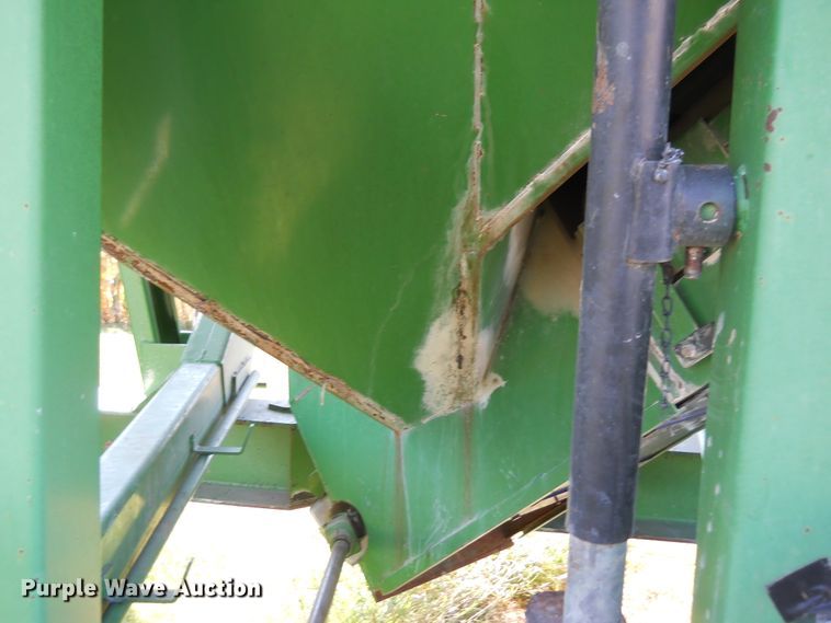 image for item HO9686 Unverferth 7200 grain cart