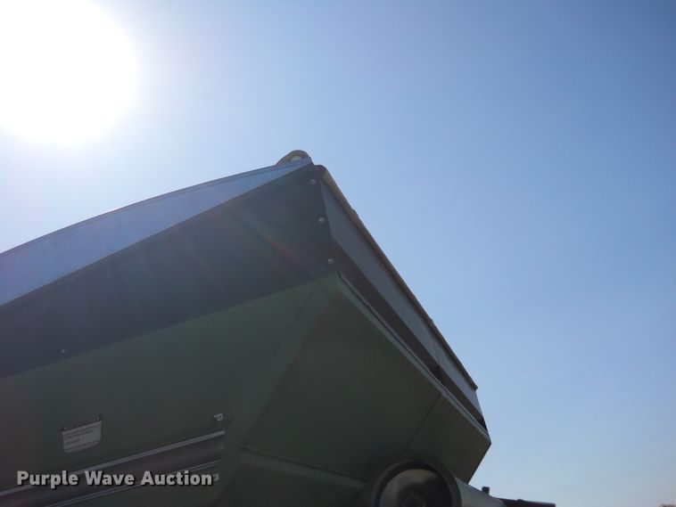 image for item HO9686 Unverferth 7200 grain cart